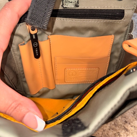 Tumi Gray Messenger Bag - Picture 6 of 9